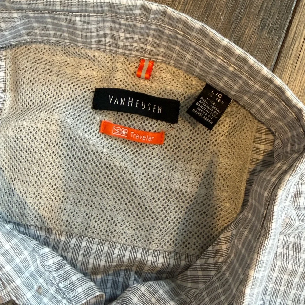 2 Sz Large Van Heusen Traveler Men's Dress Short Sleeve Shirt - Gray & Black - Picture 5 of 6
